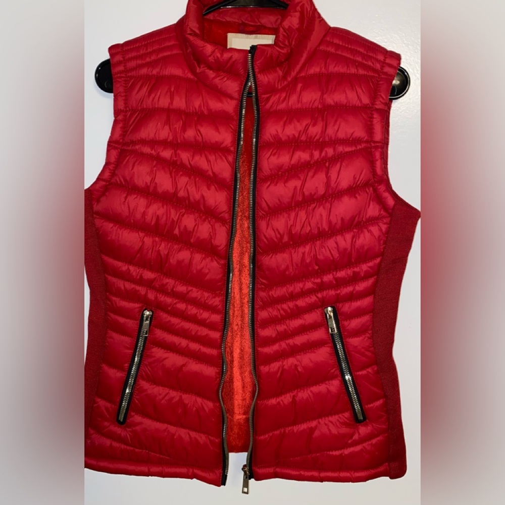 Red Sleeveless Women’s Puffer Jacket - Medium